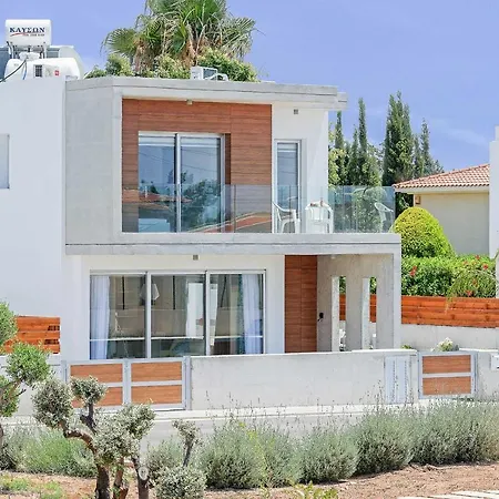 Coral Bay Peyia