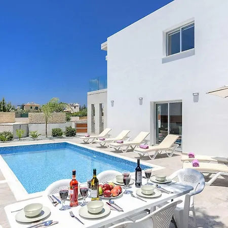 Coral Bay Villa Peyia